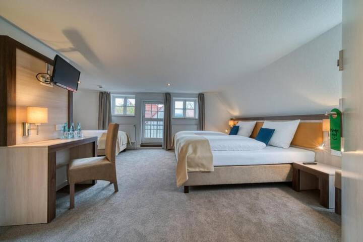 Room 9 of 39
