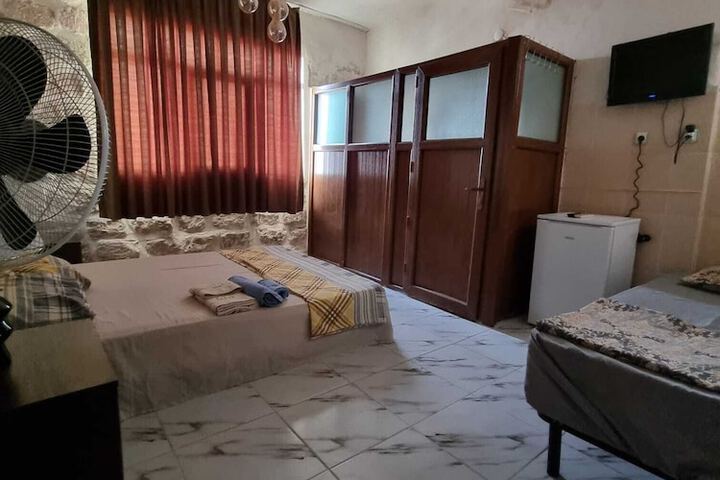 Room 3 of 11