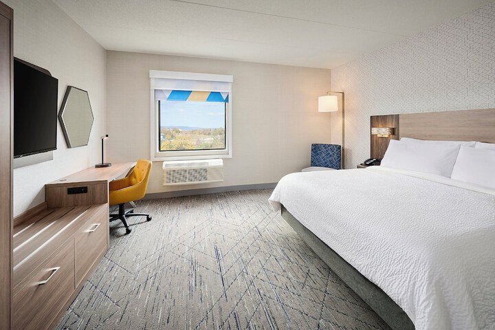Room 4 of 44