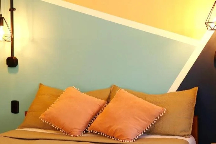 Room 4 of 15