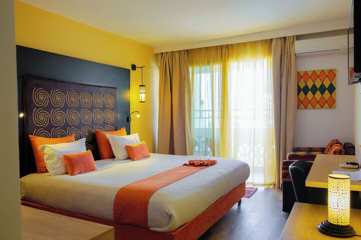 Room 8 of 70