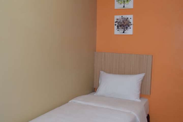 Room 14 of 65
