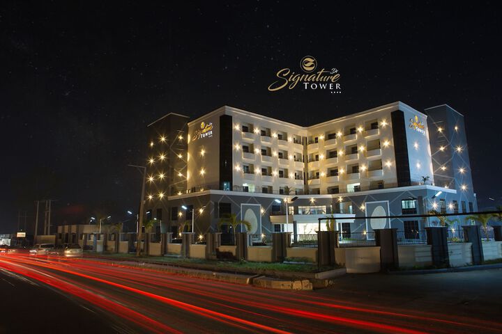 Hotel 32 of 32