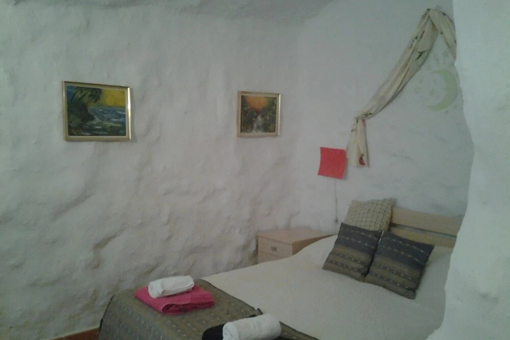 Room 2 of 12