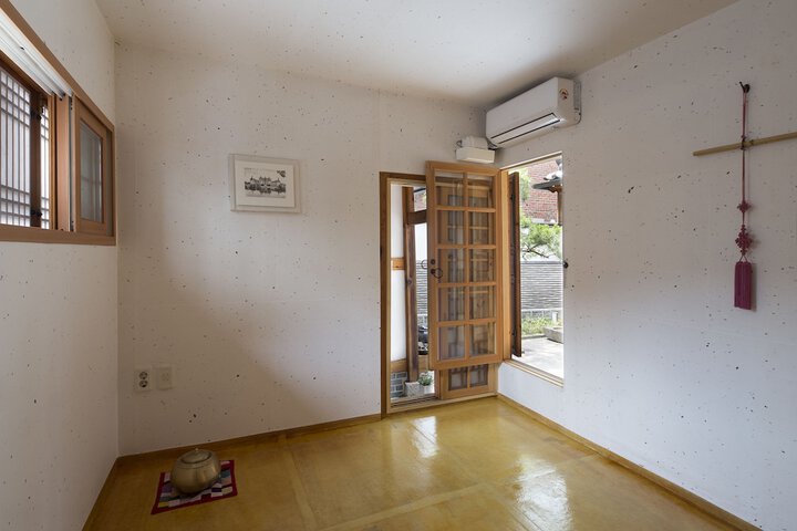 Room 28 of 78