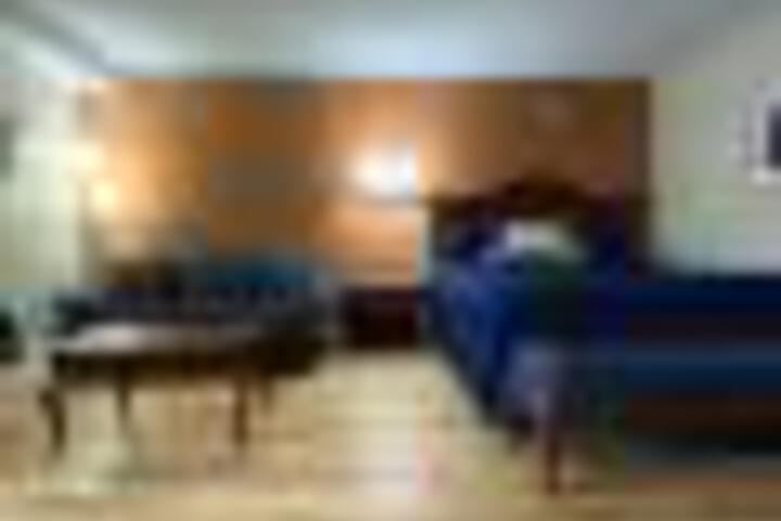 1 King Bed (2 of 3)