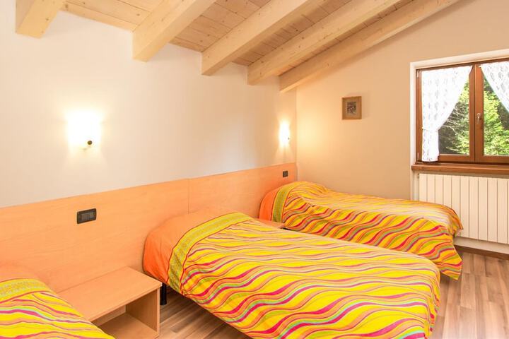 Room 2 of 19