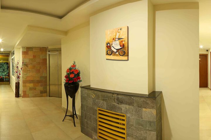 Ballroom/Hall 9 of 10