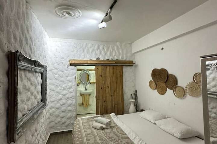 Room 3 of 14