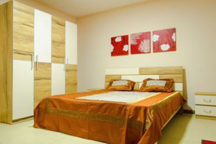Room 3 of 16