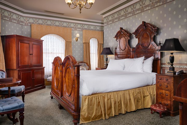 Room 32 of 70