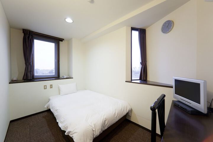 Room 9 of 19
