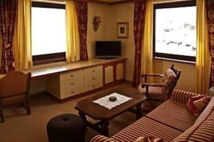 Room 23 of 43