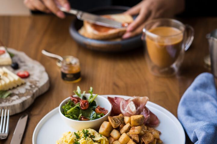 Breakfast/Coffee Service 73 of 108