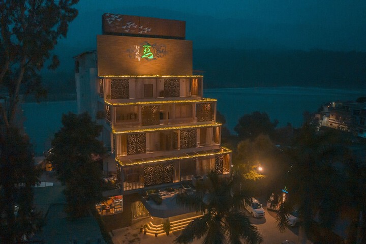 Hotel 80 of 88