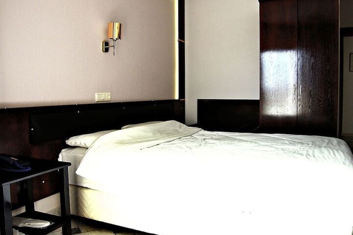Room 5 of 23