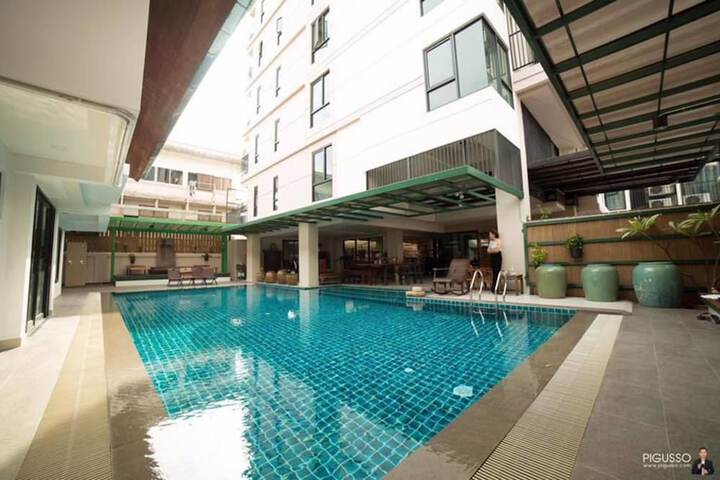 Pool 75 of 94