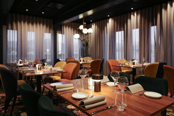 Dining 65 of 83