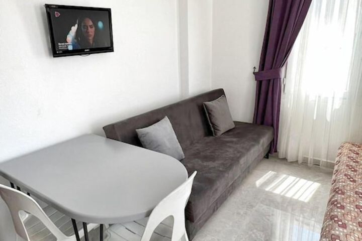 Room 8 of 28