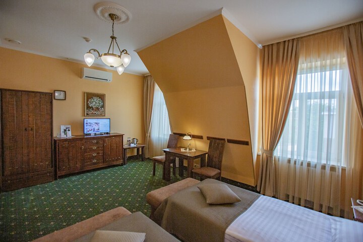 Room 10 of 95