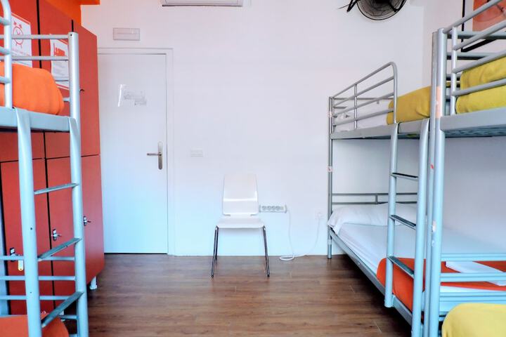 Room 13 of 61