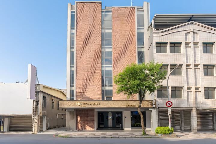Hotel 138 of 141