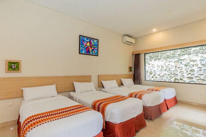 Room 18 of 111