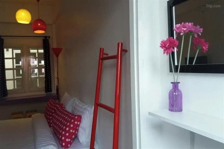 Room 16 of 76