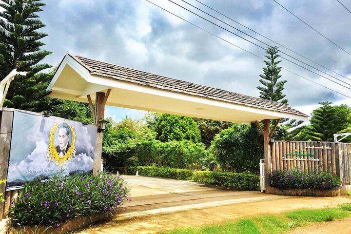 Hero Image 1 of 49