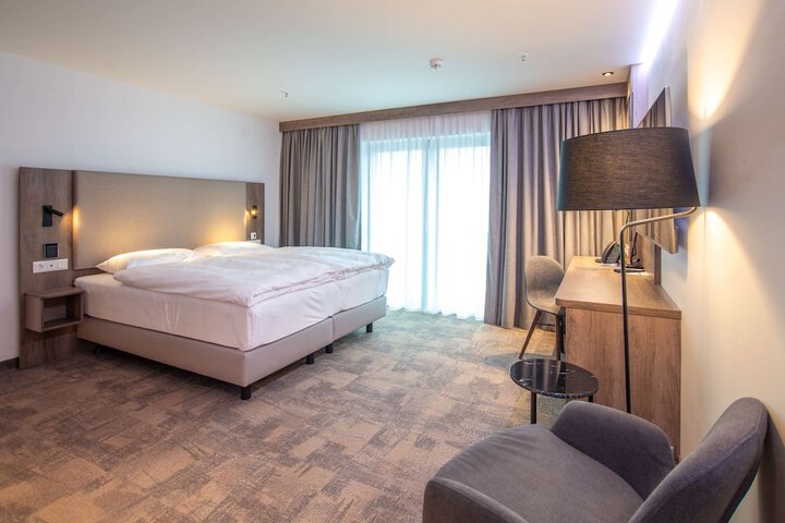 Room 34 of 131