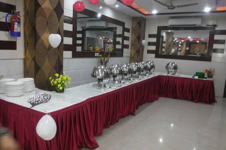 Dining 45 of 77
