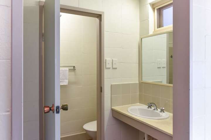 Room 53 of 79