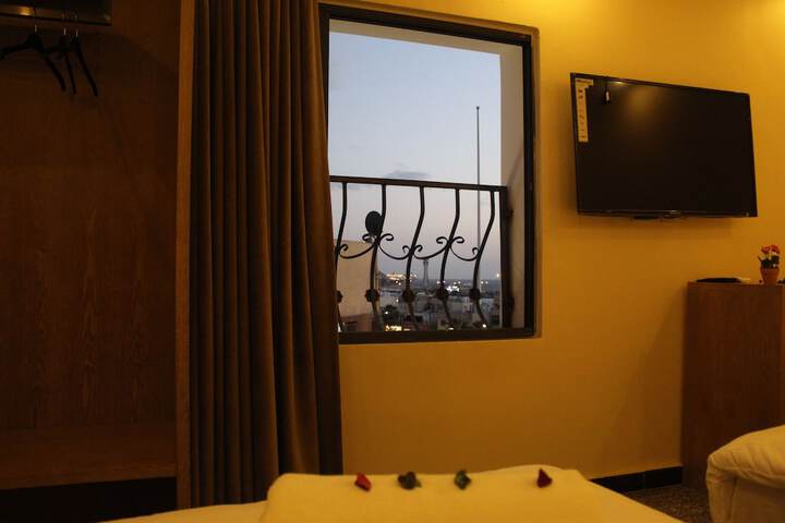 Room 16 of 35