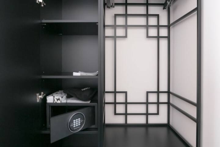 Room 34 of 63