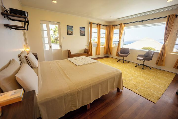 Room 12 of 50