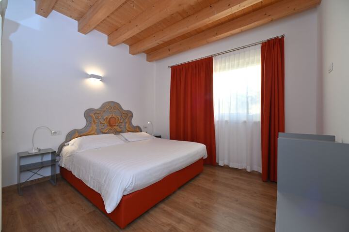 Room 16 of 117