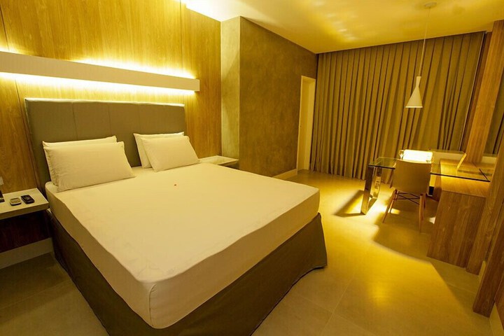 Room 3 of 16