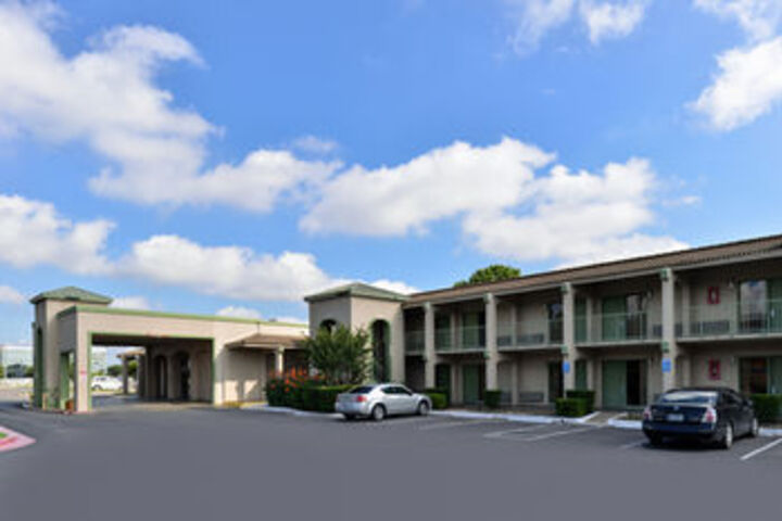 Hotel 16 of 24