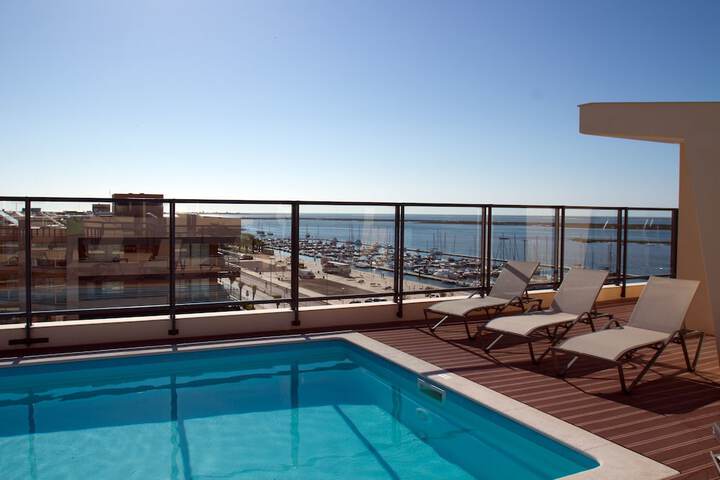 Hotel Pool