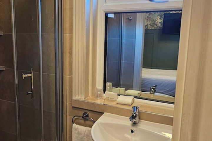 Room 40 of 60