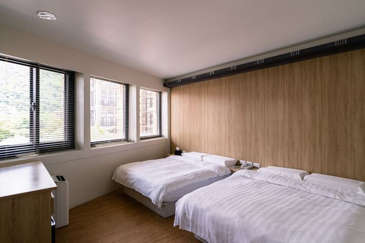 Room 8 of 60