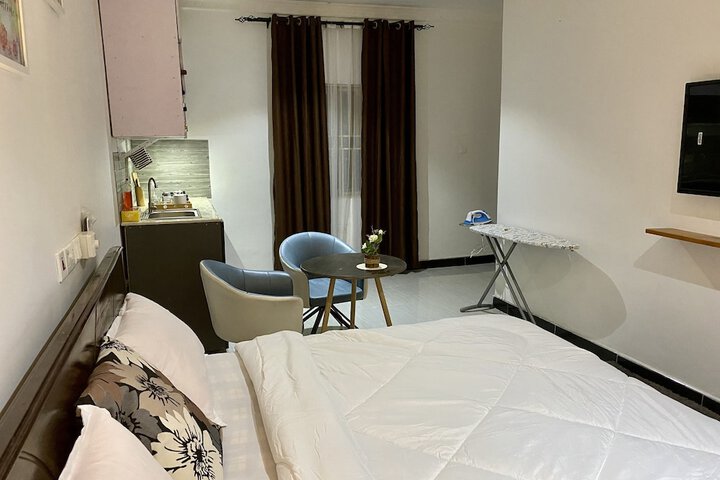 Room 25 of 77