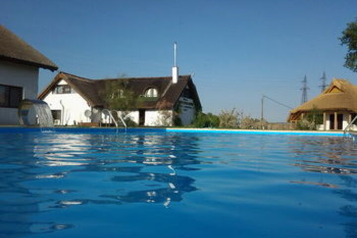 Pool 28 of 35