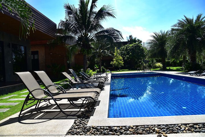 Pool 20 of 34