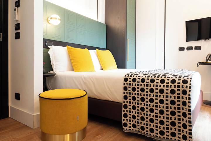 Room 40 of 103