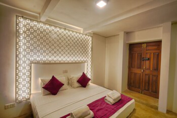 Room 42 of 59