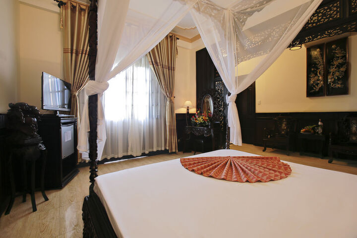 Room 8 of 56