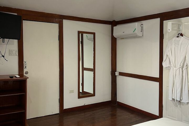 Room 35 of 130