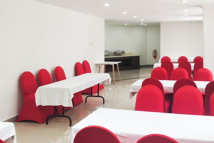 Ballroom/Hall 43 of 47