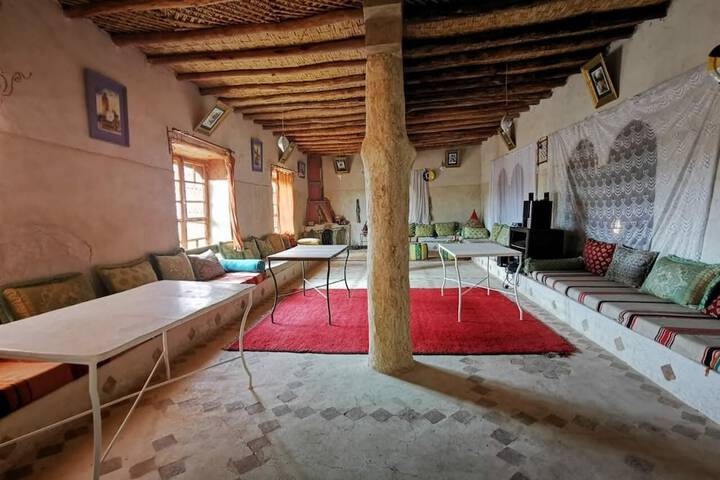Room 6 of 8
